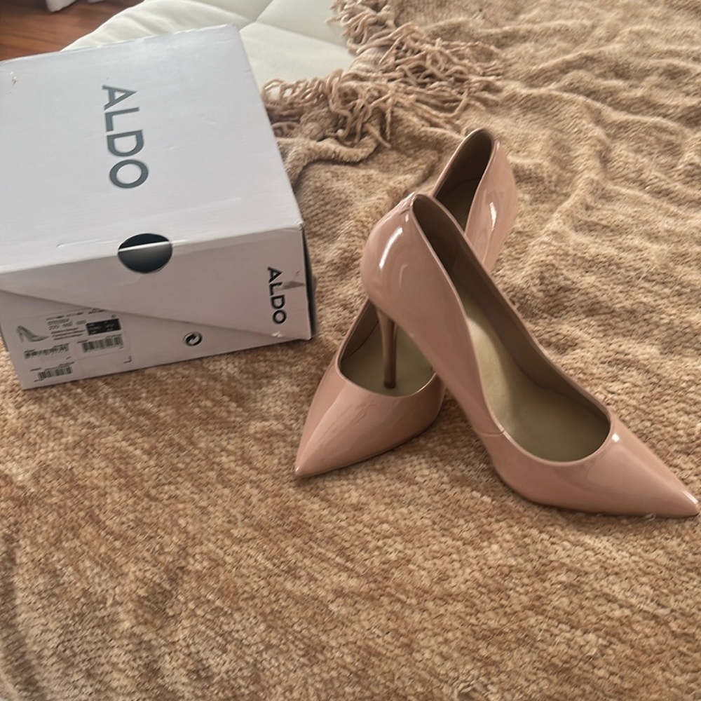 New in box Aldo nude stiletto pumps
